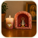 Kit Ternura Nossa Senhora Rosa com Gruta Santuário e Vela Divino Espírito Santo®