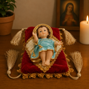 Imagem Menino Jesus 15cm + Manjedoura Almofada - Decoração com Fé®