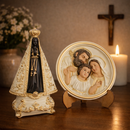 Kit Imagem Nossa Senhora Aparecida 22cm + Adorno Sagrada Família - Decoração com Fé®